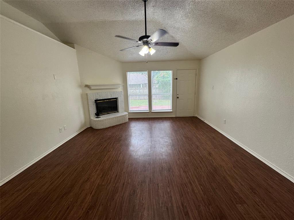 4024 Periwinkle Drive Property Photo 6