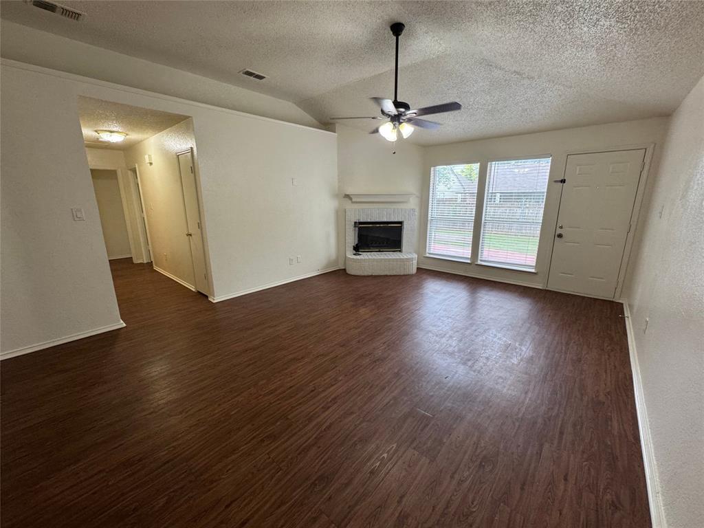 4024 Periwinkle Drive Property Photo 7