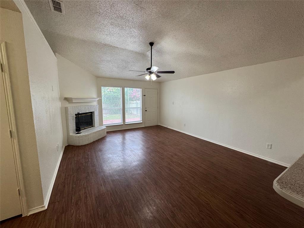 4024 Periwinkle Drive Property Photo 8