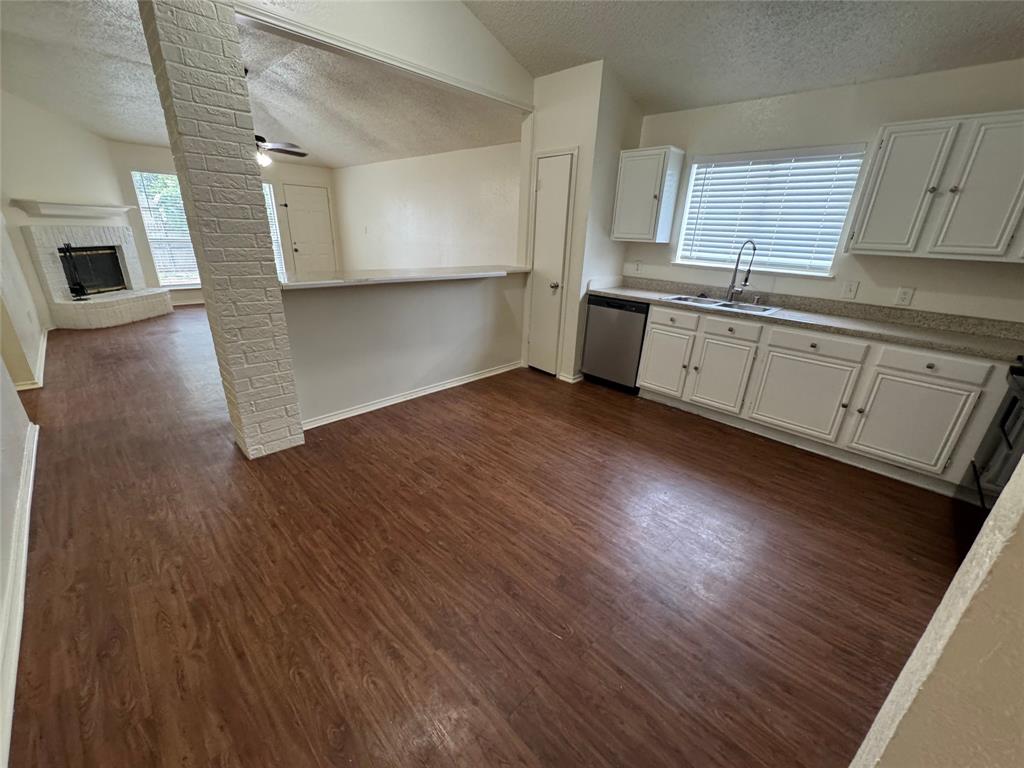 4024 Periwinkle Drive Property Photo 9