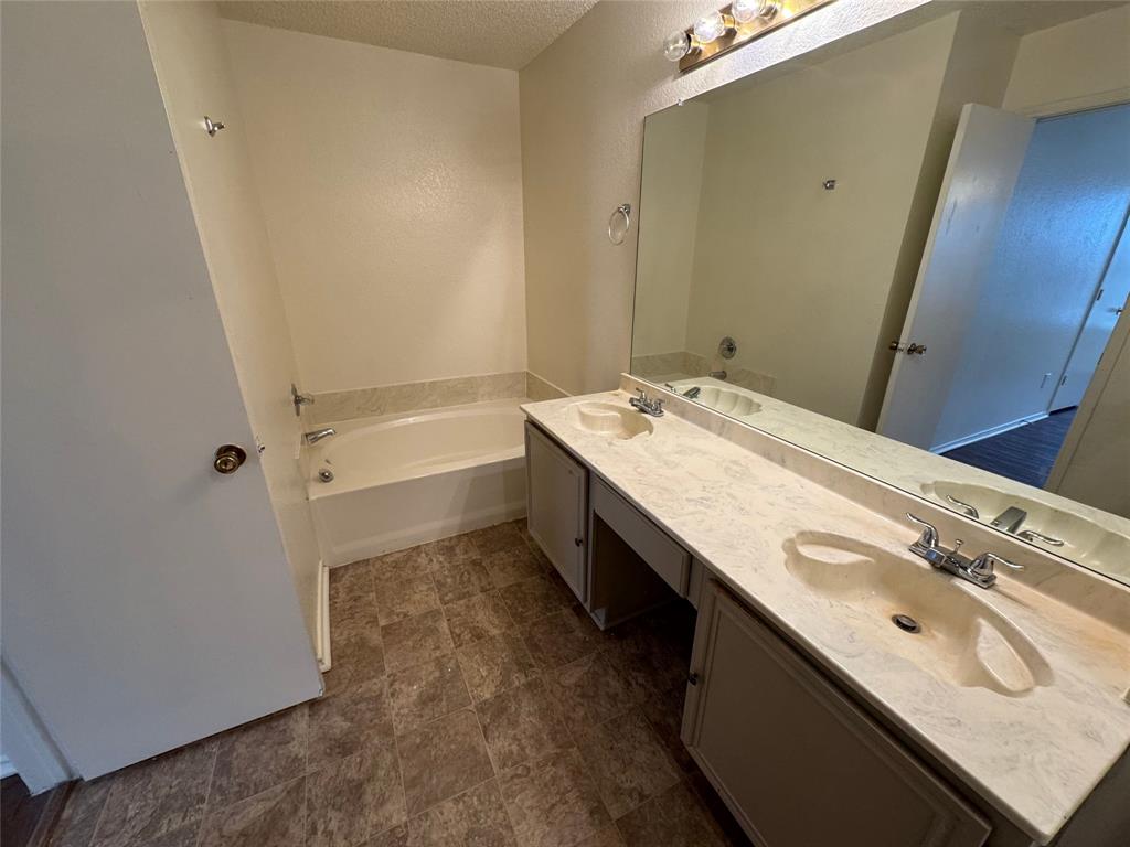 4024 Periwinkle Drive Property Photo 18