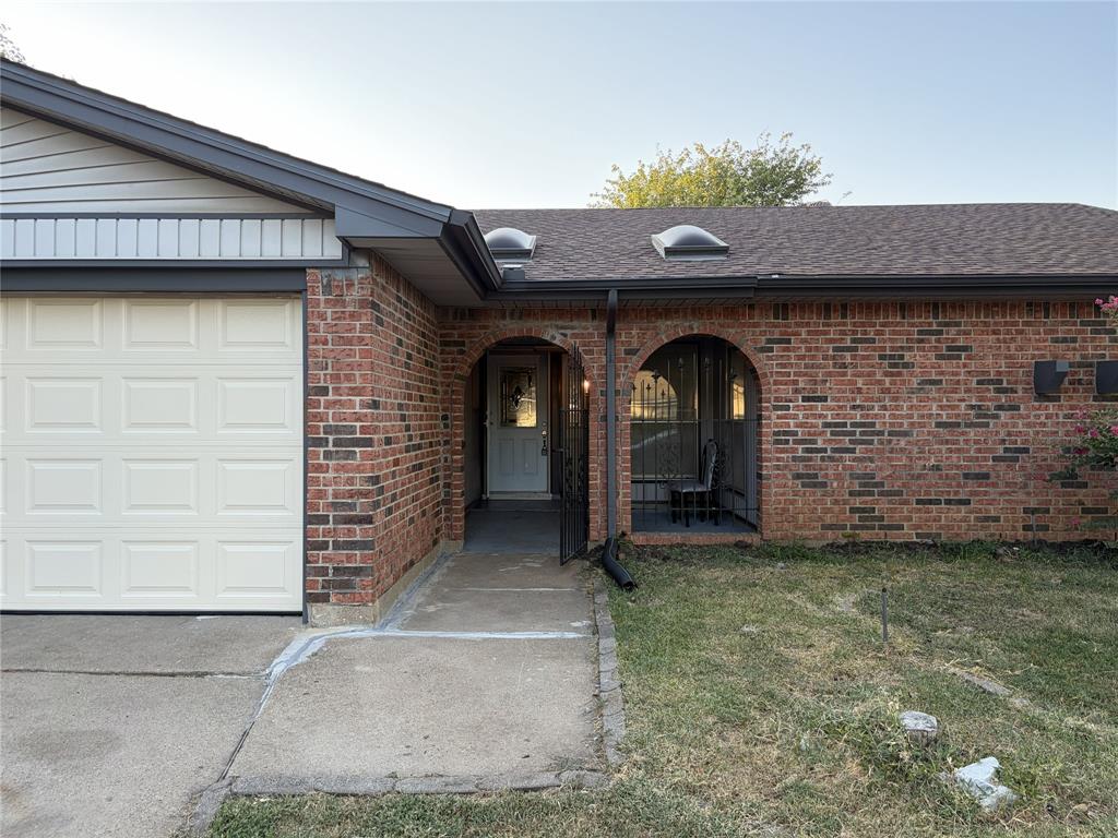 3002 Barrington Place Property Photo 2