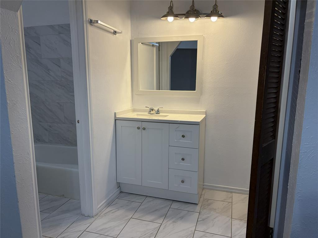 3002 Barrington Place Property Photo 13
