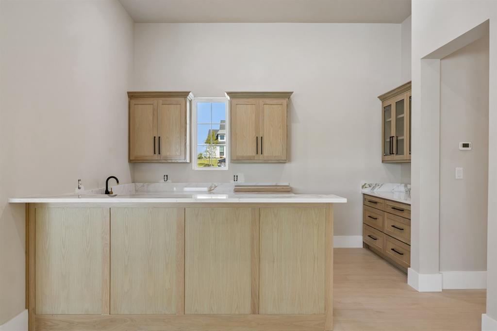 304 Mint Ridge Property Photo 15