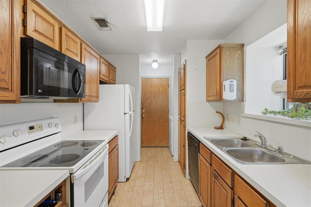 6207 Declaration Drive Property Photo 12