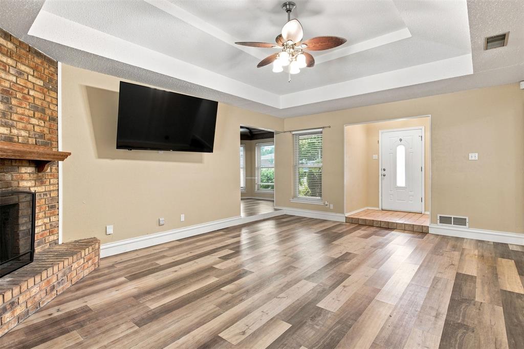135 Meadow Ridge Drive Property Photo 2