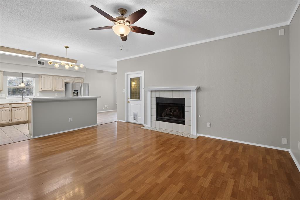 2201 W Brooklake Street Property Photo 7