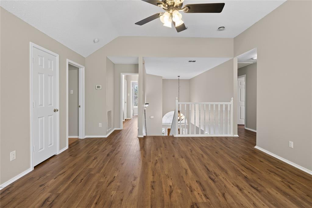 2201 W Brooklake Street Property Photo 16