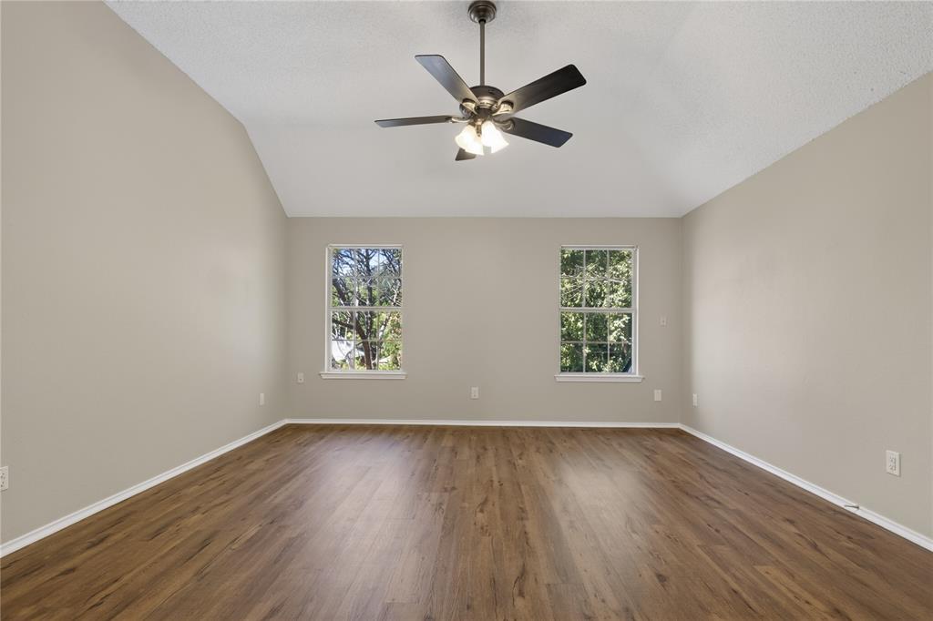 2201 W Brooklake Street Property Photo 17