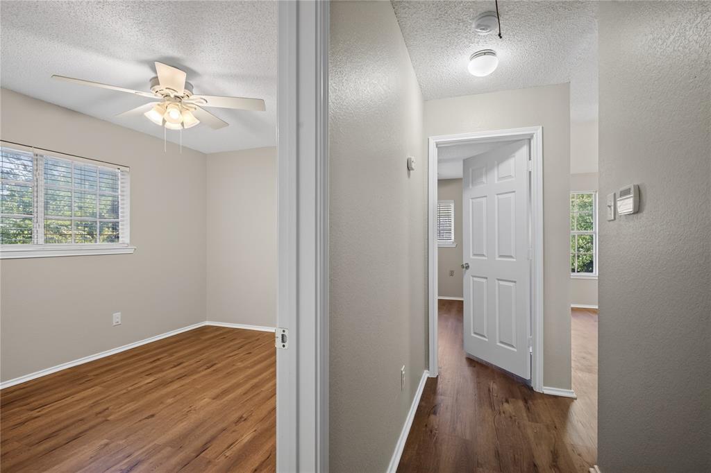 2201 W Brooklake Street Property Photo 21