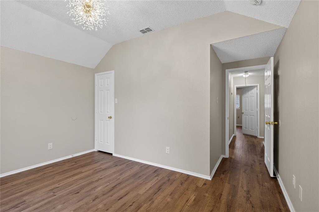 2201 W Brooklake Street Property Photo 24