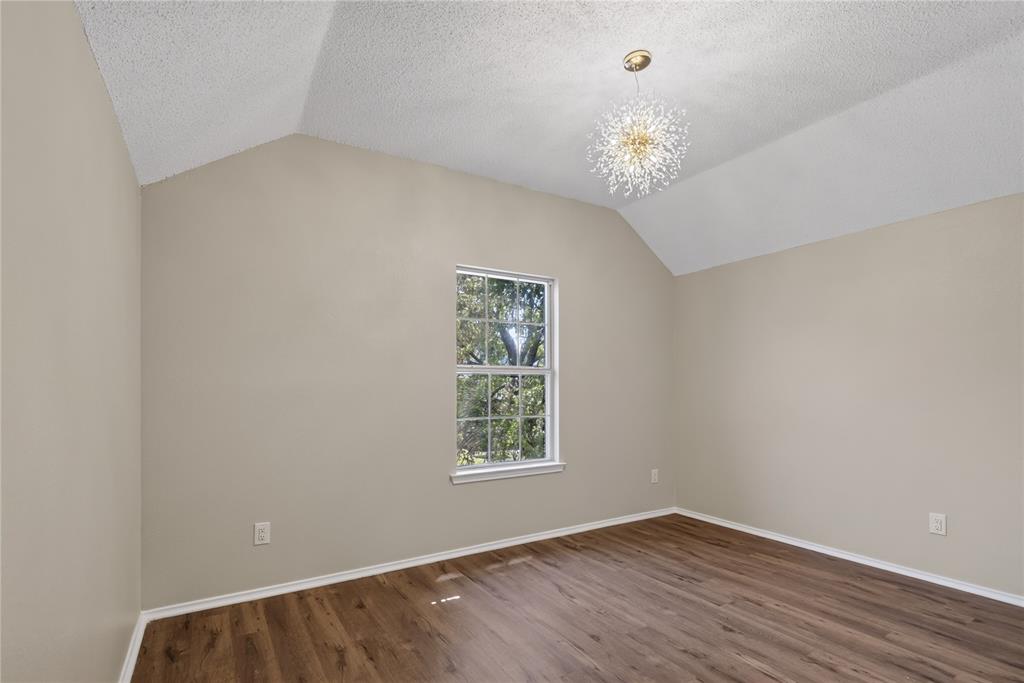 2201 W Brooklake Street Property Photo 25