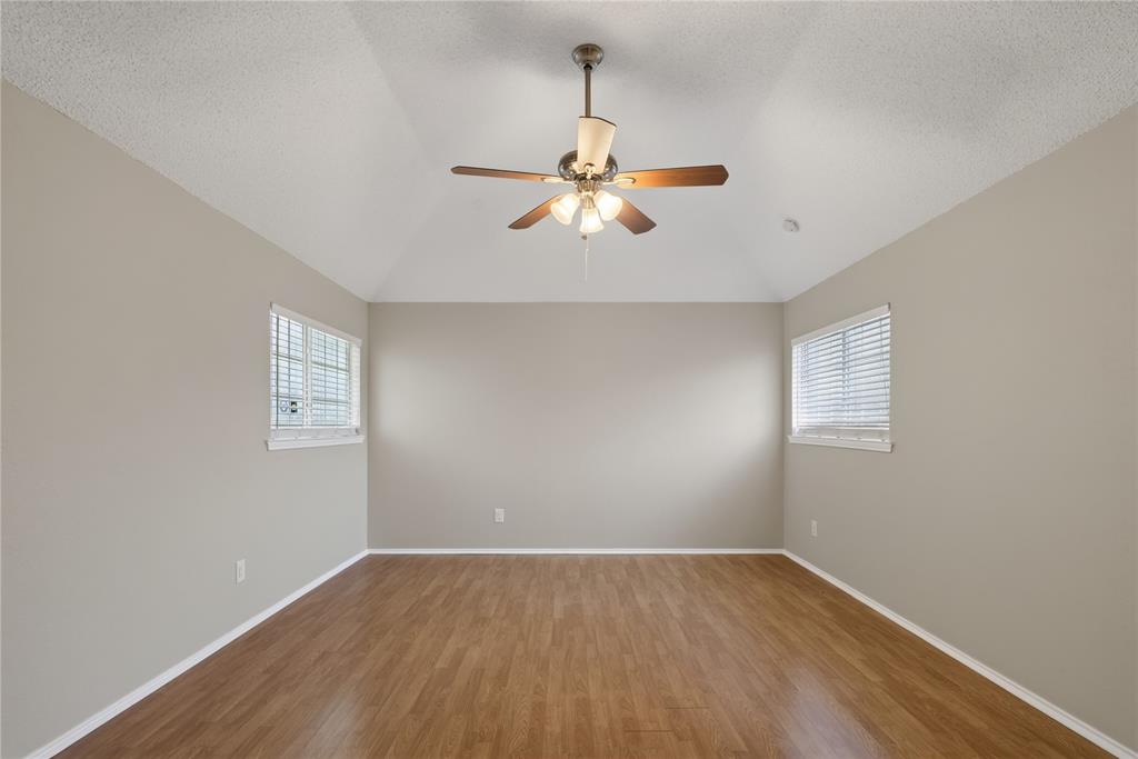 2201 W Brooklake Street Property Photo 26
