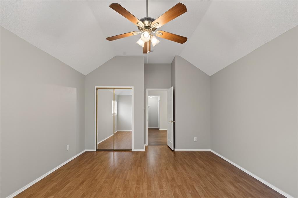 2201 W Brooklake Street Property Photo 27