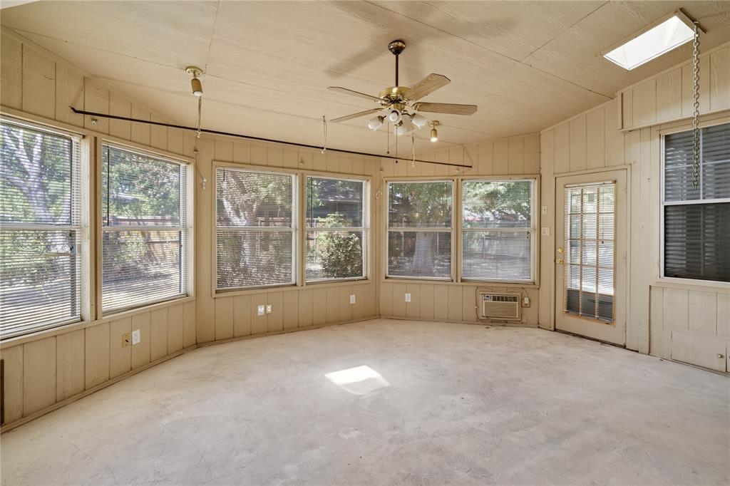2201 W Brooklake Street Property Photo 28