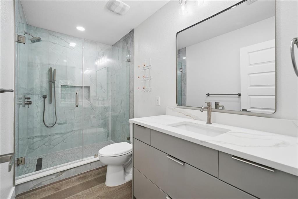5902 Fm 2494 Property Photo 23