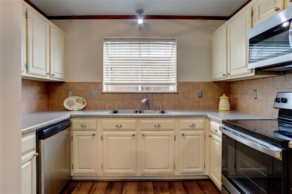 5565 Preston Oaks Road 120 Property Photo 4