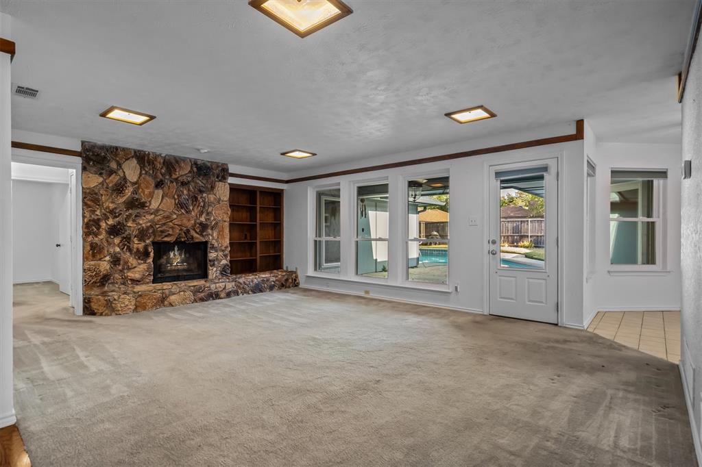 1304 River Oaks Drive Property Photo 7