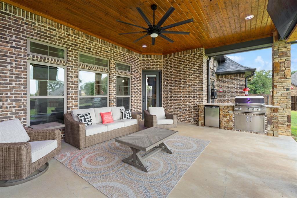 115 Circle Club Lane Property Photo 4