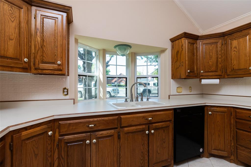 2 Sutton Place Property Photo 6
