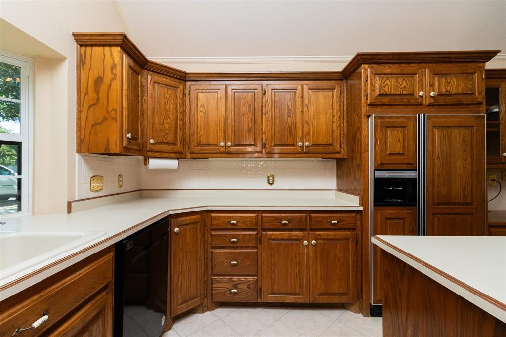 2 Sutton Place Property Photo 7