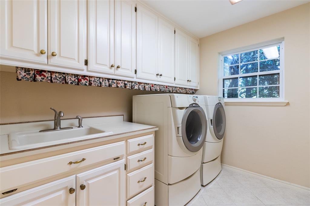 2 Sutton Place Property Photo 31