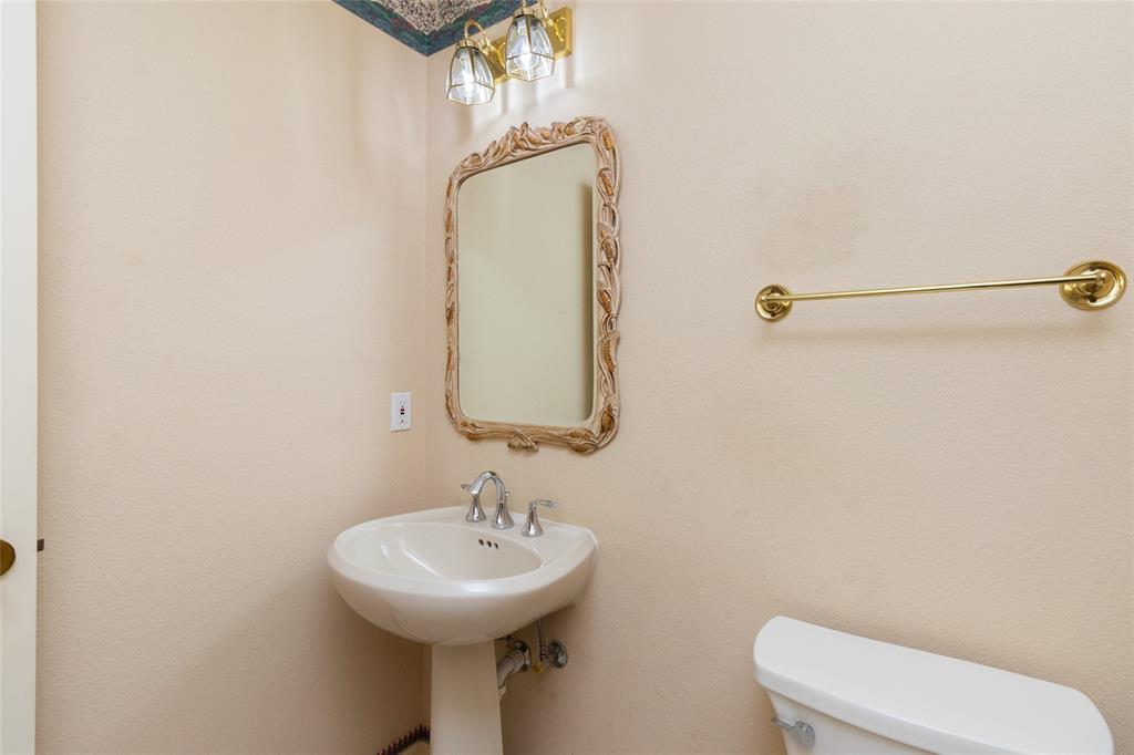 2 Sutton Place Property Photo 33