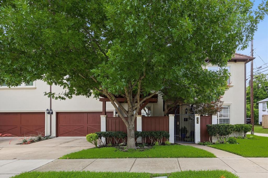 605 Montgomery Street Property Photo 1