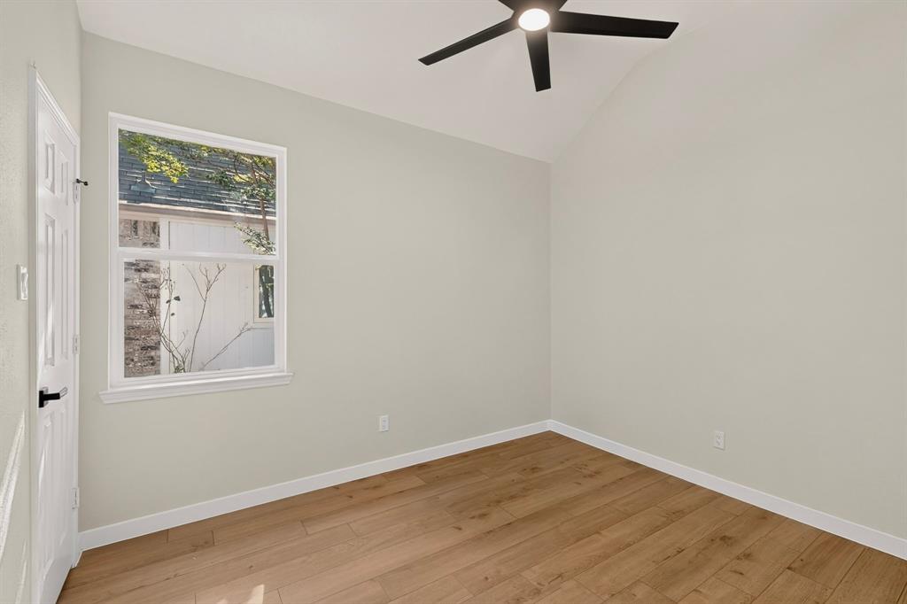 1202 Grimsworth Lane Property Photo 27