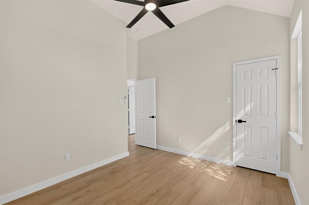 1202 Grimsworth Lane Property Photo 28