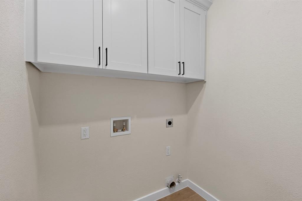 1202 Grimsworth Lane Property Photo 29