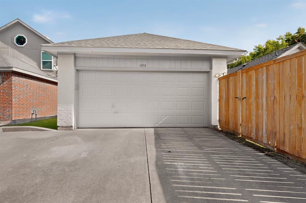1202 Grimsworth Lane Property Photo 35
