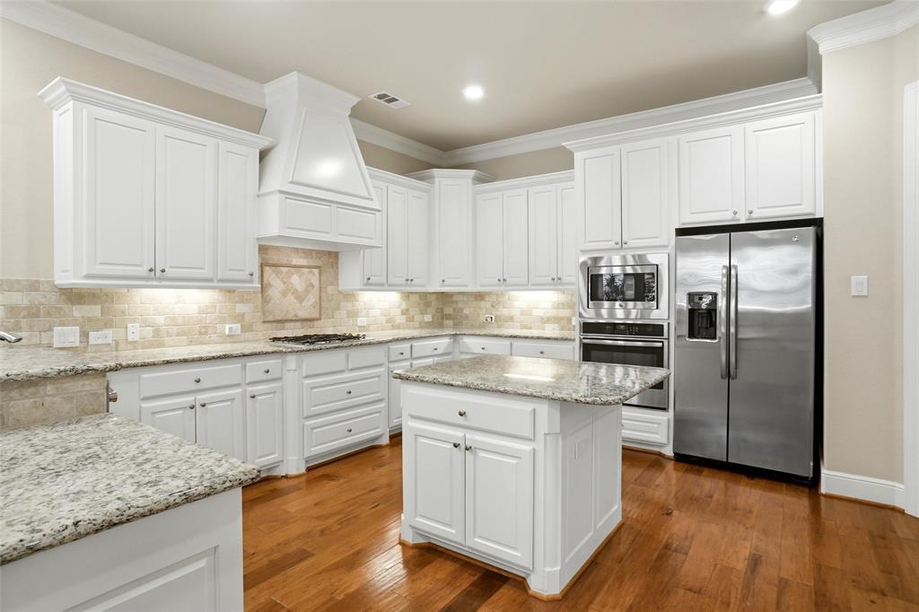 365 Watermere Drive Property Photo 8