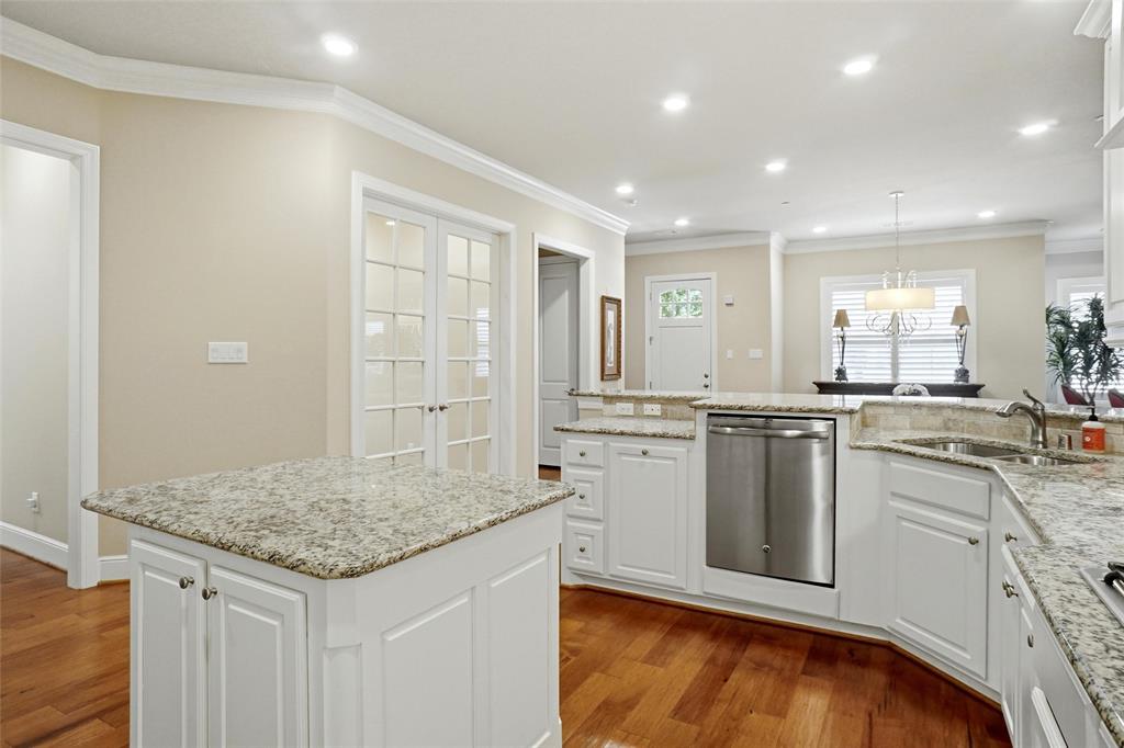 365 Watermere Drive Property Photo 10