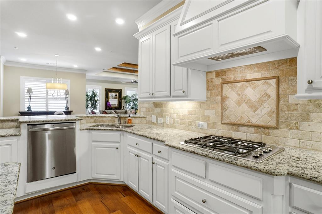 365 Watermere Drive Property Photo 11