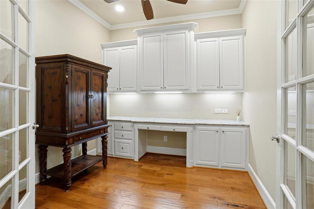 365 Watermere Drive Property Photo 13