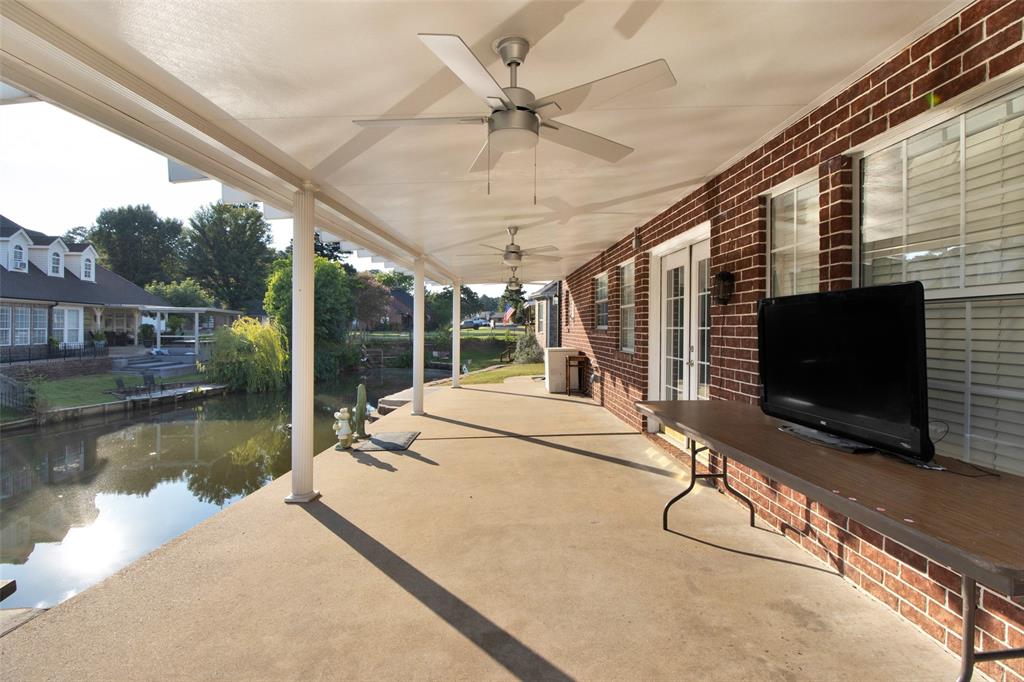 204 Millpond Drive Property Photo 6