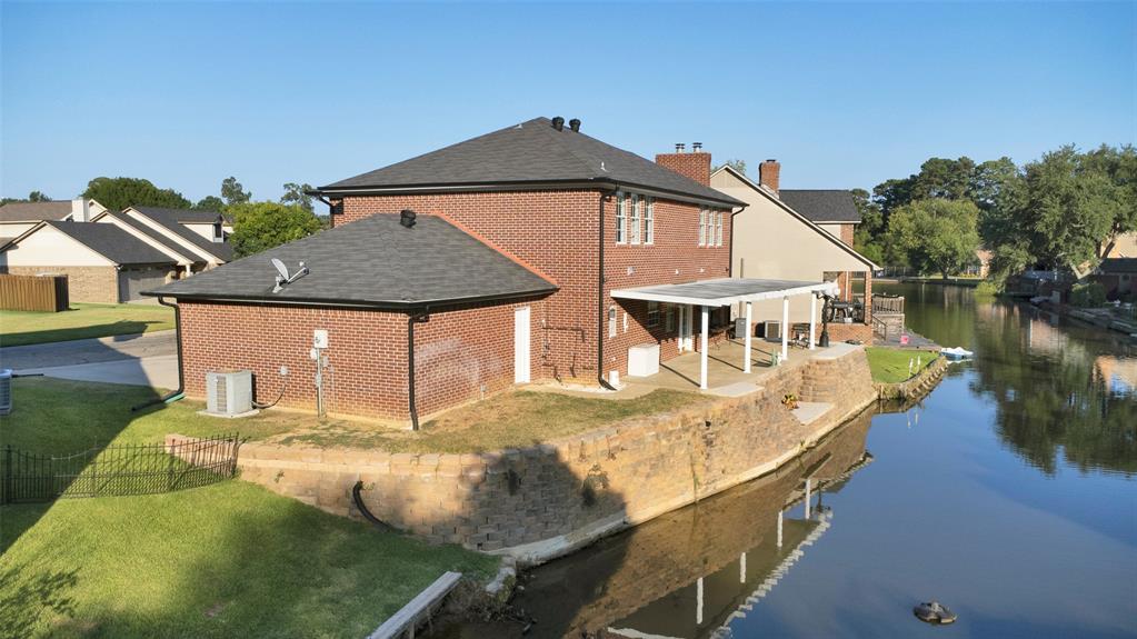 204 Millpond Drive Property Photo 10