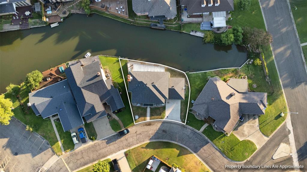 204 Millpond Drive Property Photo 11