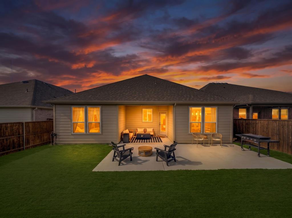 1109 Nathan Lane Property Photo 1