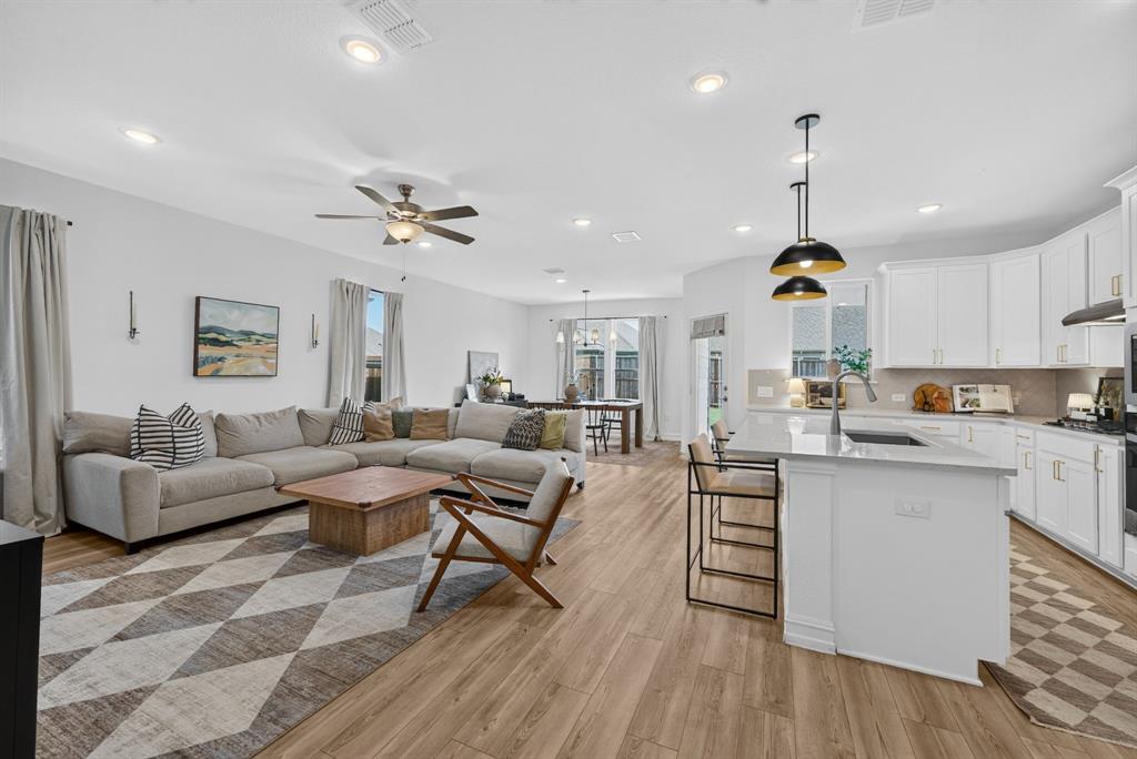 1109 Nathan Lane Property Photo 2