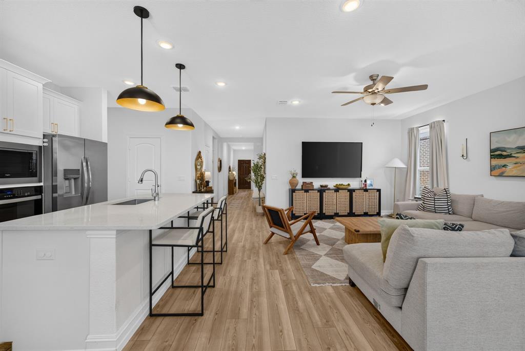 1109 Nathan Lane Property Photo 3