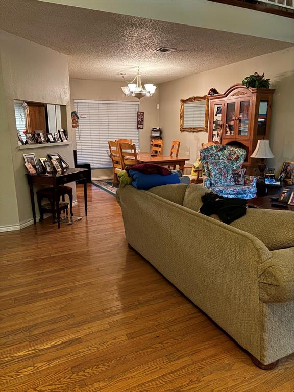 4435 Mercer Street Property Photo 3
