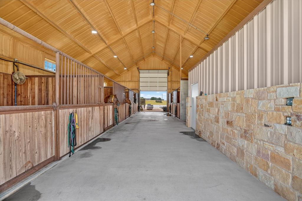 2250 Campbell Road Property Photo 17