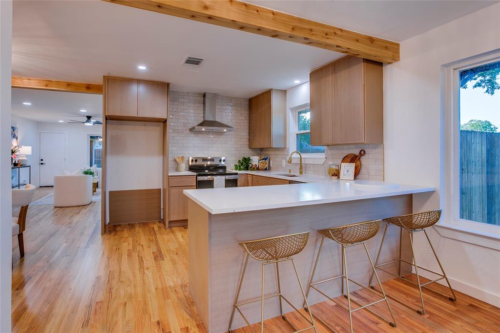 1807 S Vernon Avenue Property Photo 1