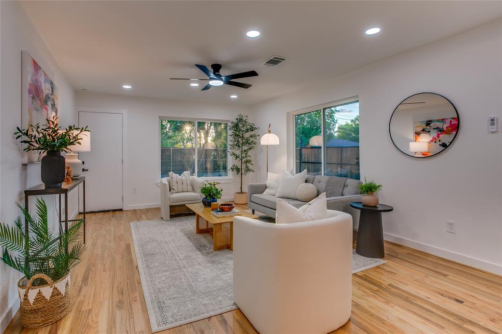 1807 S Vernon Avenue Property Photo 3