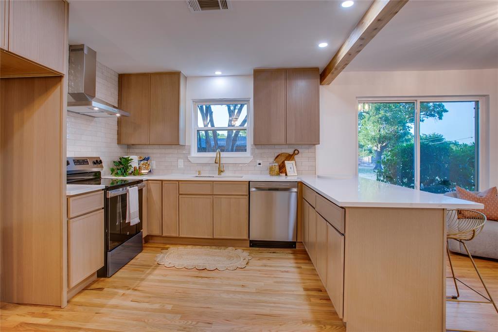 1807 S Vernon Avenue Property Photo 11