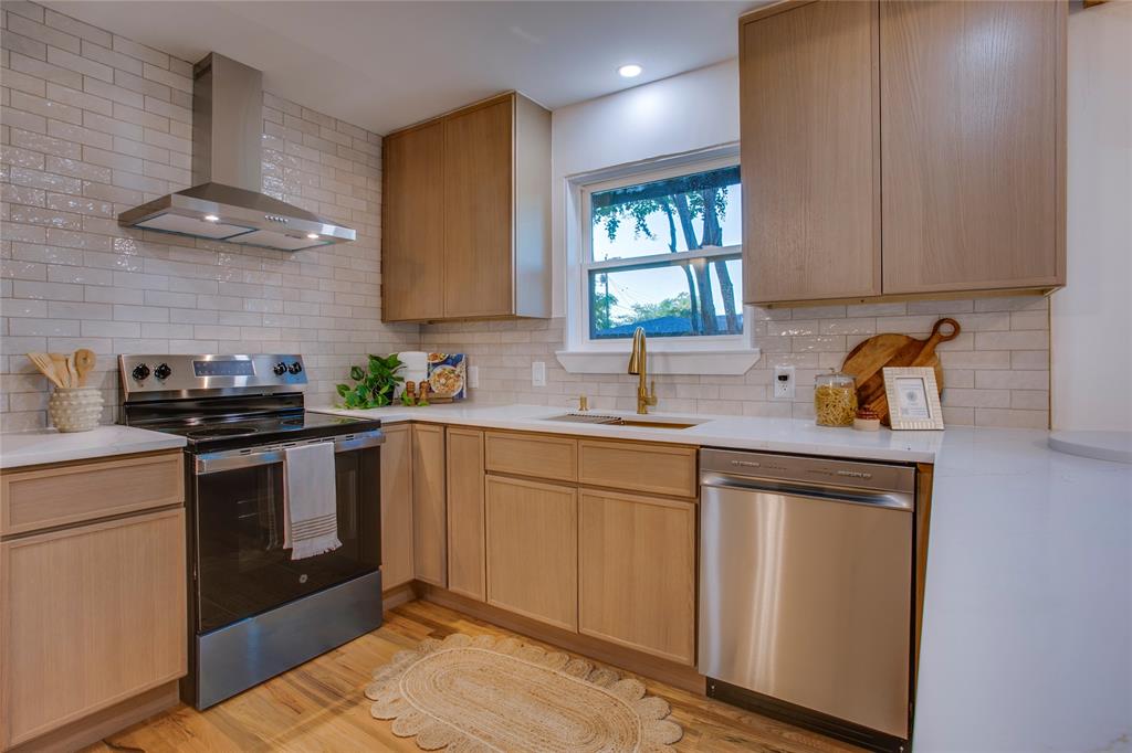 1807 S Vernon Avenue Property Photo 13