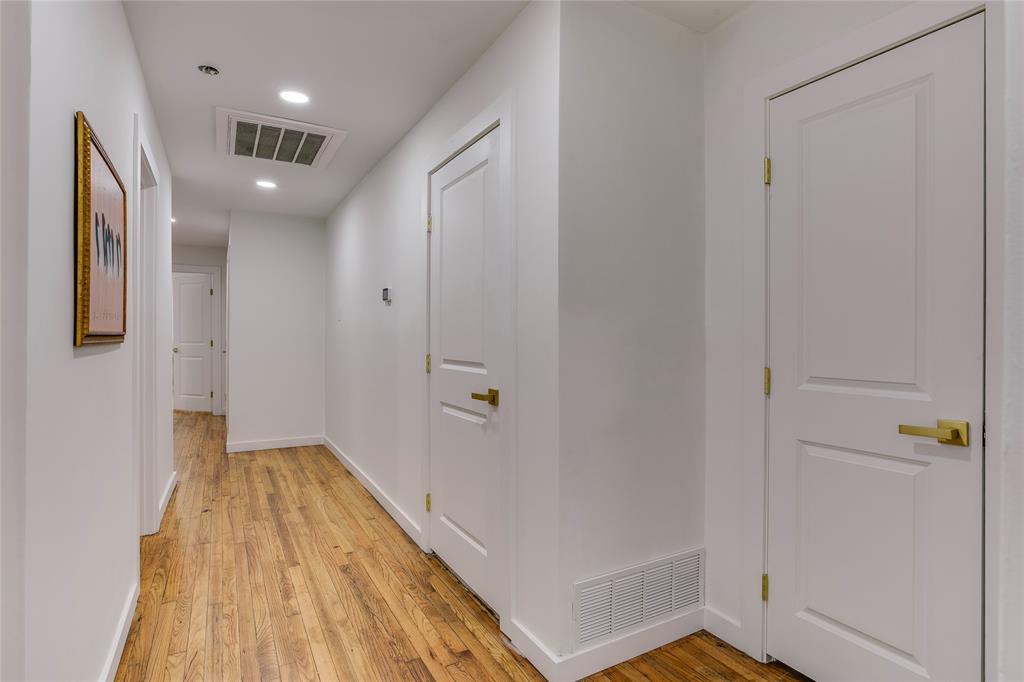 1807 S Vernon Avenue Property Photo 21