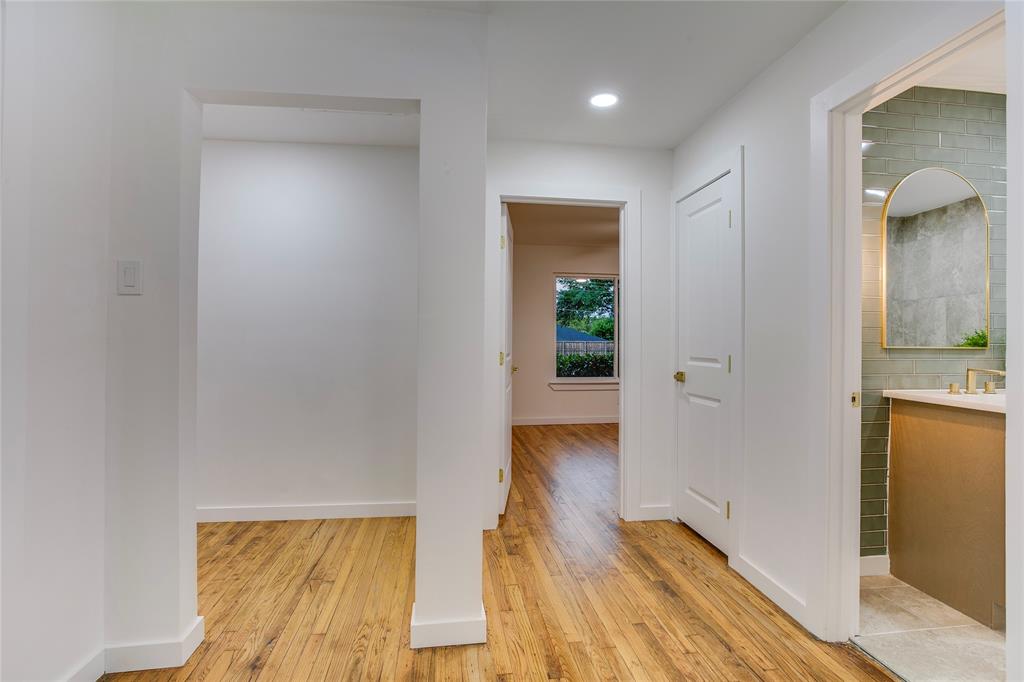 1807 S Vernon Avenue Property Photo 28
